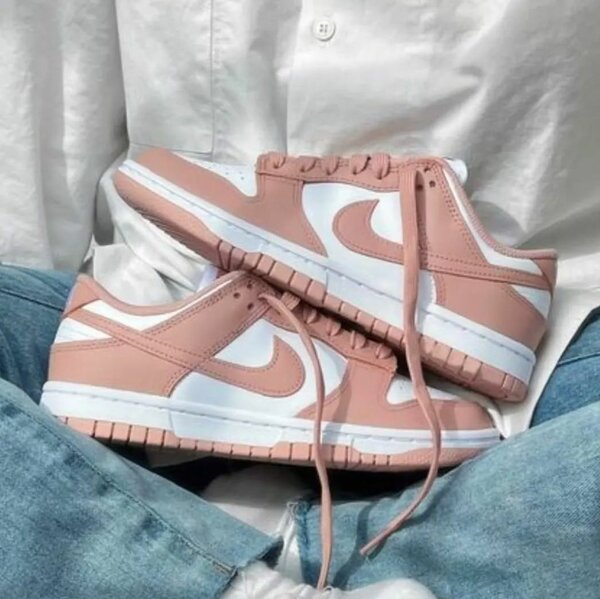 Basket Nike sb Rose et Blanc
