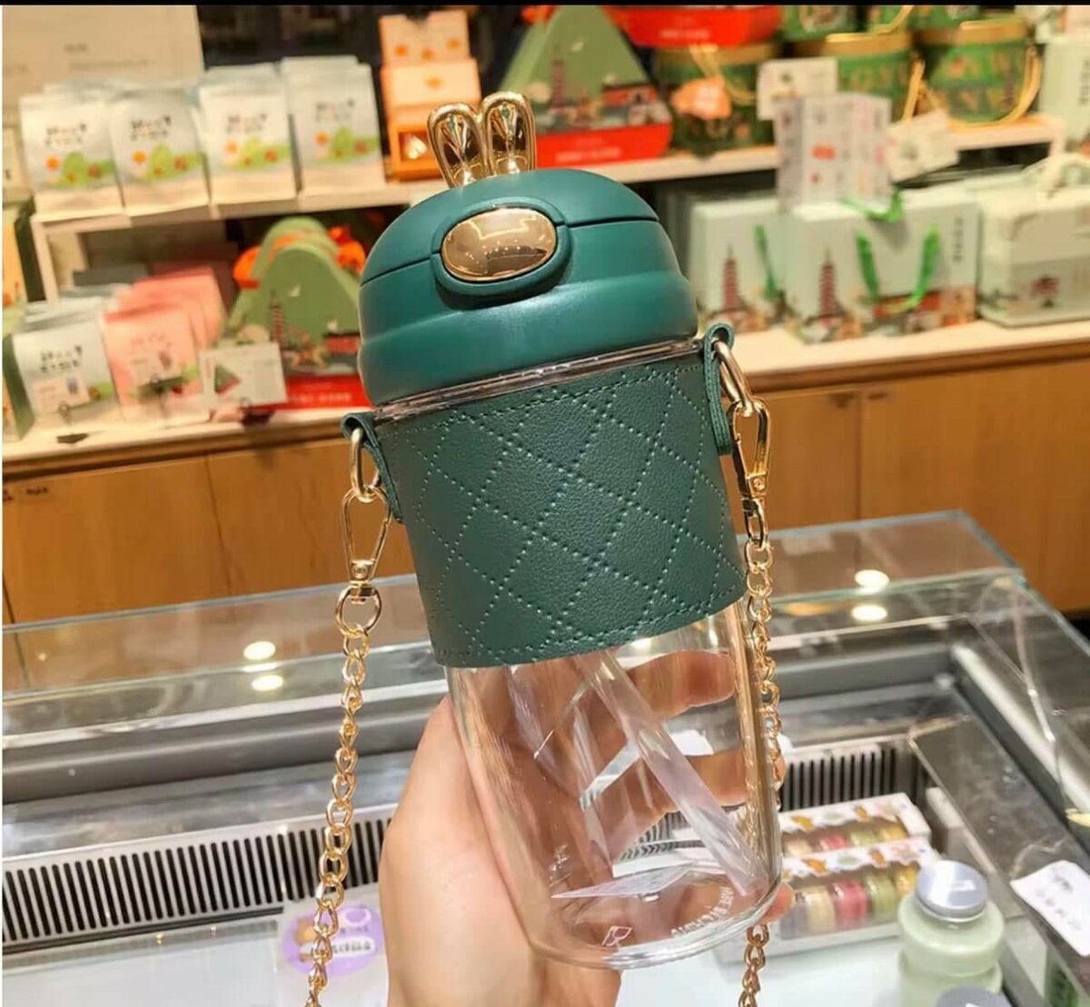 Gourde tendance avec bandoulière