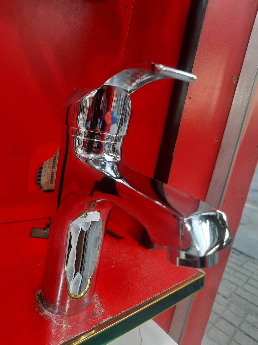 Basins tap