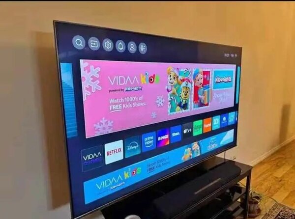 Preowned Hisense 65" smart tv