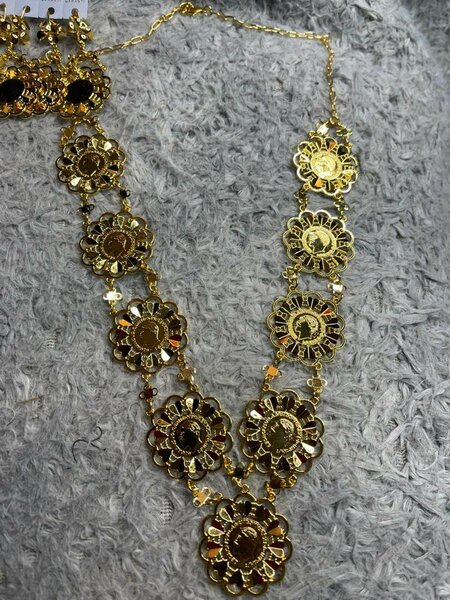 Collier fleur doré élégant