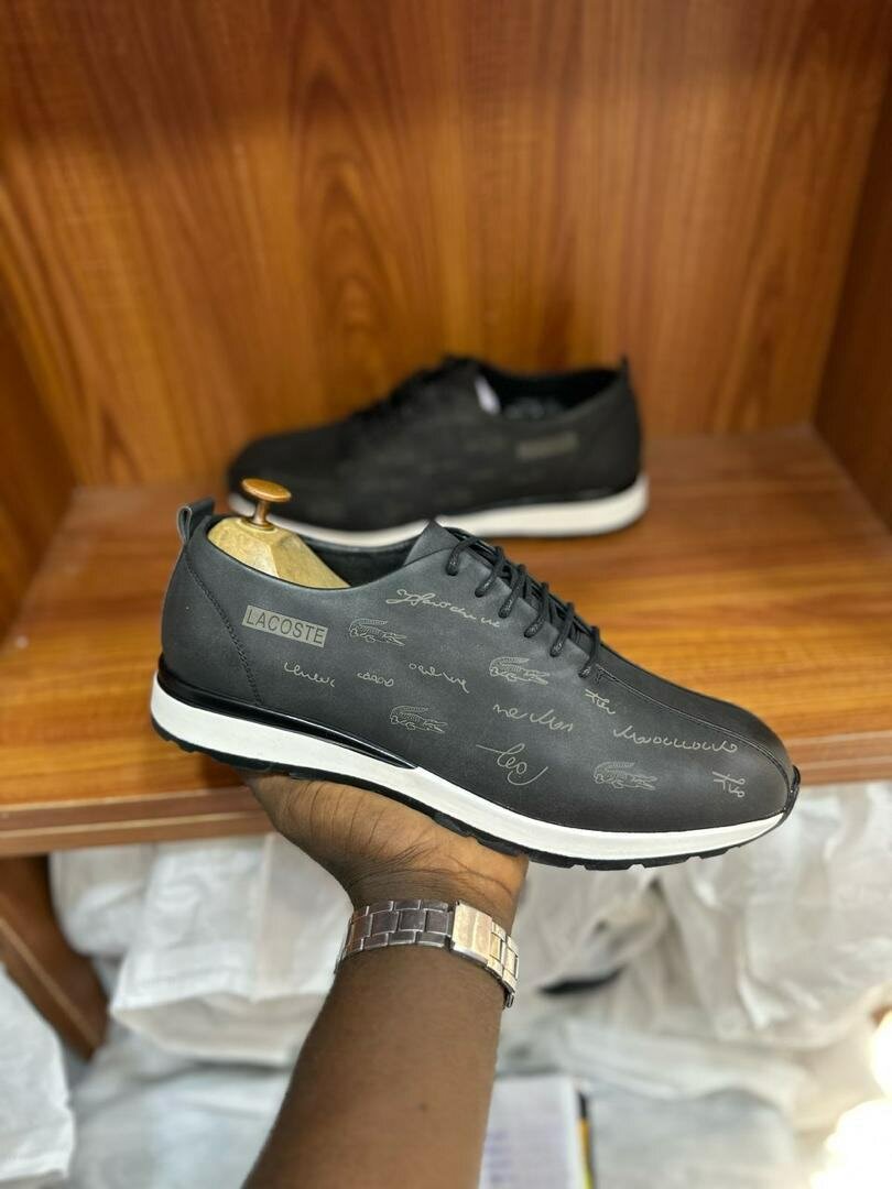 Chaussures Lacoste élégantes