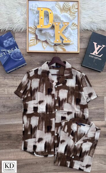 Chemise à motifs floraux