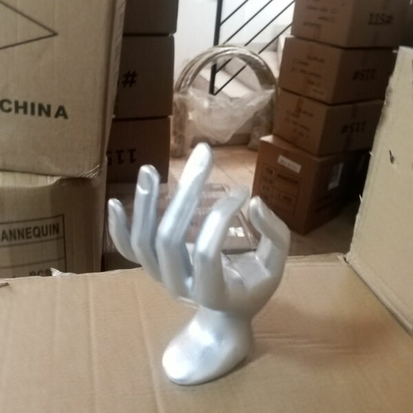 Porte-bijoux main dorée