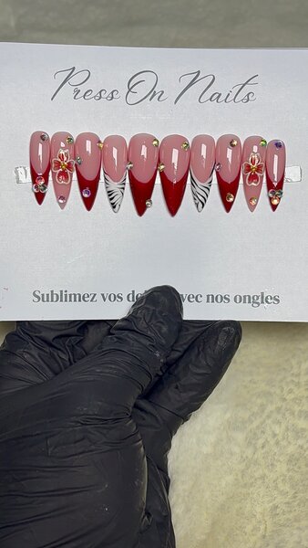 Ongles Pressons Décorés Rouge