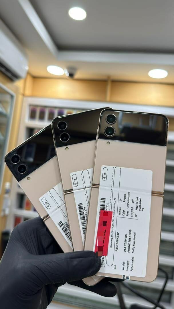 Samsung Galaxy Z FliP 4 256gig