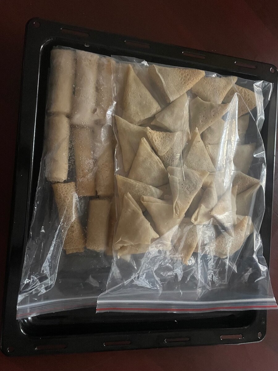 Spring rolls and samosa