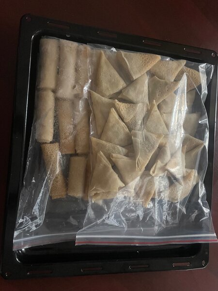 Spring rolls and samosa