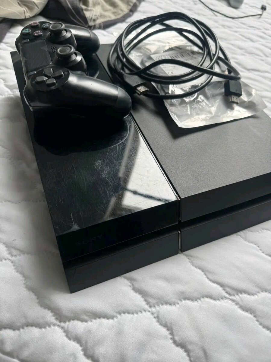 Console Sony PS4 avec Manettes