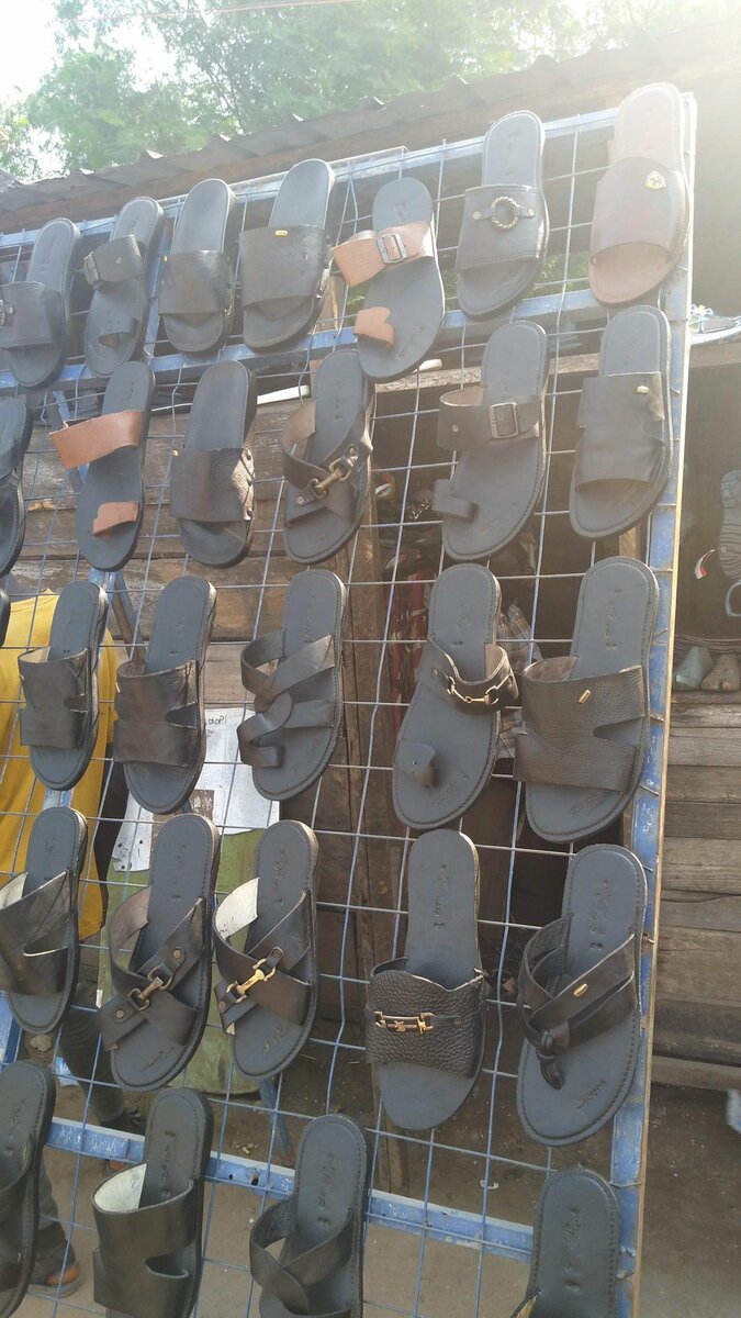 AFRICAN WARE SLIPPERS