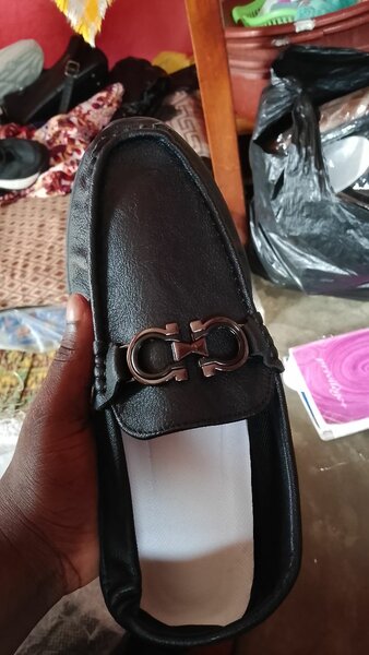 Mocassins en cuir noir élégant