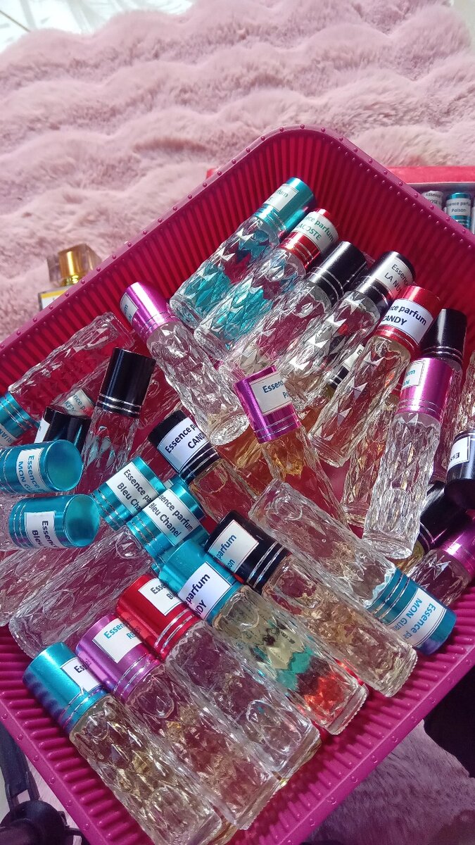 Parfums Miniatures Essences