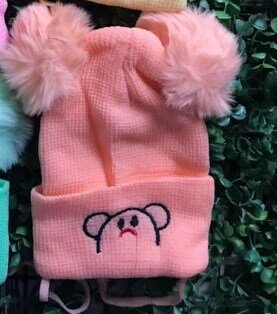 Hat with 2 pompoms and ties, pink