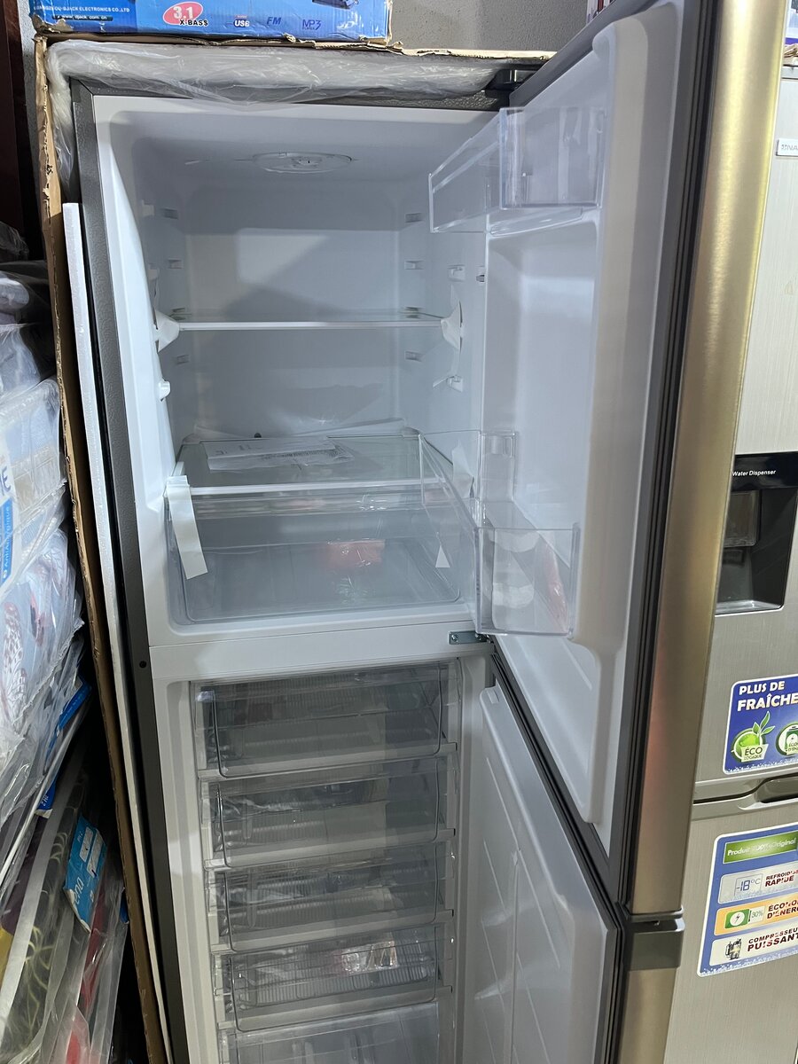 Réfrigérateur congélateur combiné