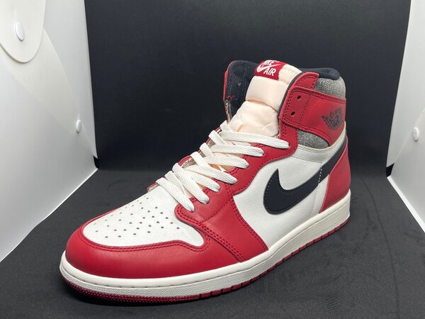 Nike air Jordan 1 retro lost and found