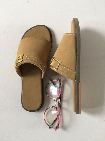 Mens casual slippers