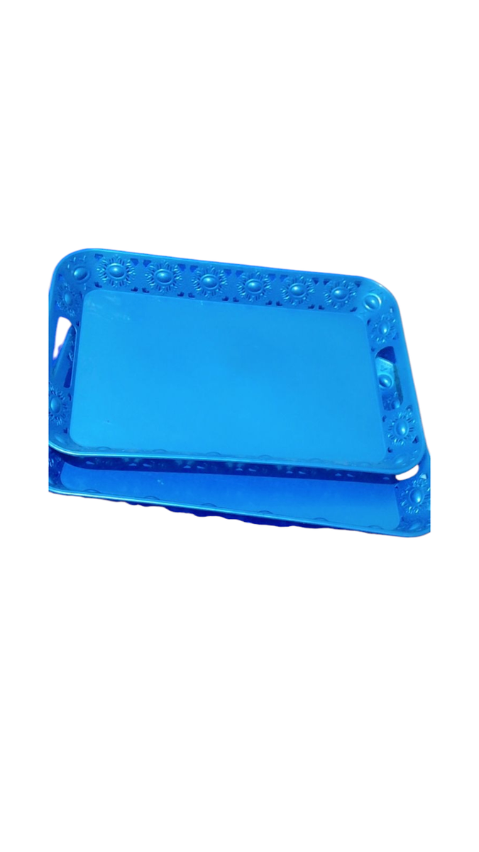 Plateaux en plastique bleus