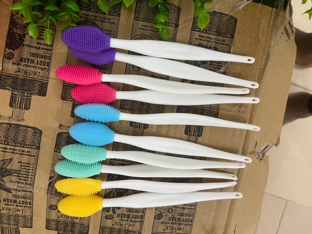Brosses de Nettoyage en Silicone Colorées