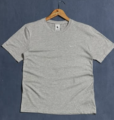 Nike new release swoosh t shirt size: M