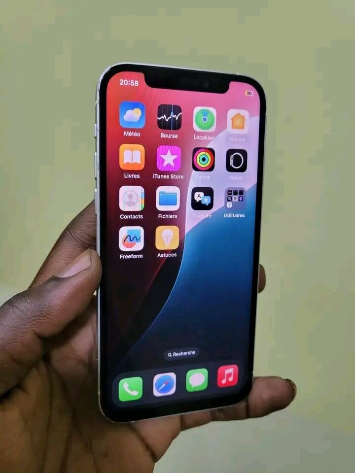 iPhone 12 Blanc 64 Go