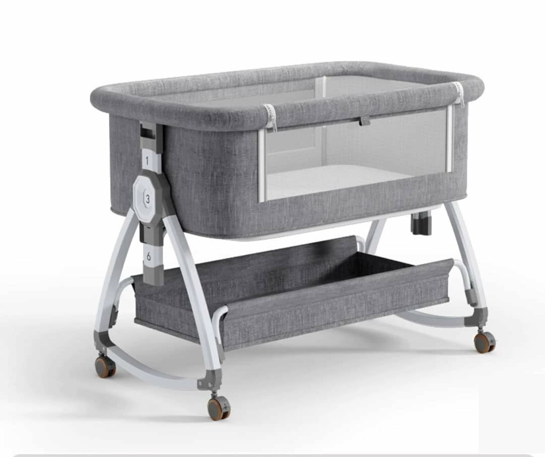 Baby bedside cot