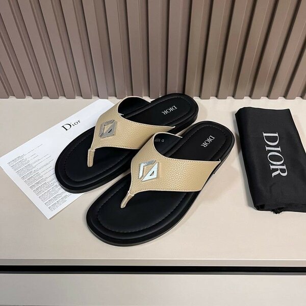 Chaussure Dior et Zara