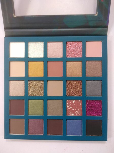 Do do girl eye shadow pallete