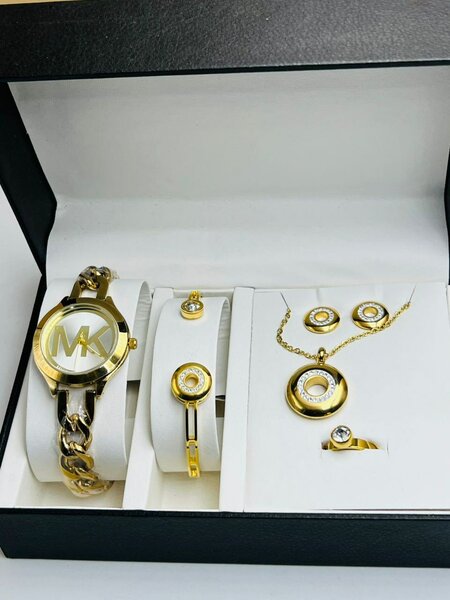 Ensemble Bijoux et Montre Doré