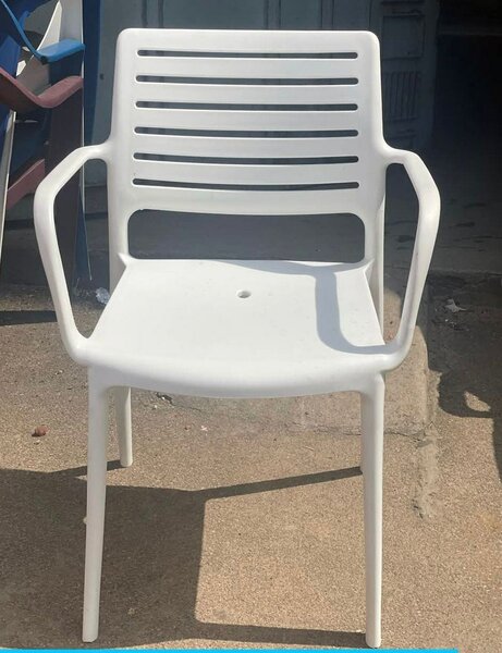 Chaise de jardin en plastique