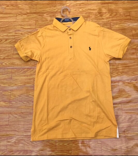 Polo en coton jaune taille m