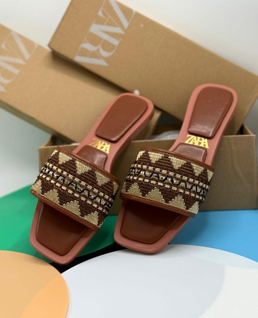 Quality stock slippers