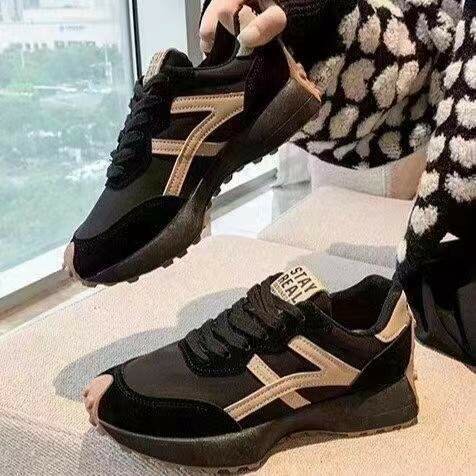 Baskets noires tendance