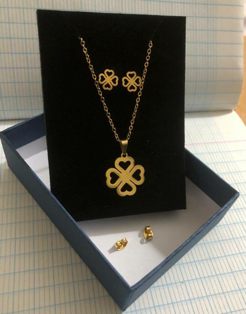 Chaîne et boucles d'oreilles