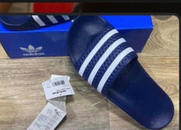 Tongs Adidas bleues classiques