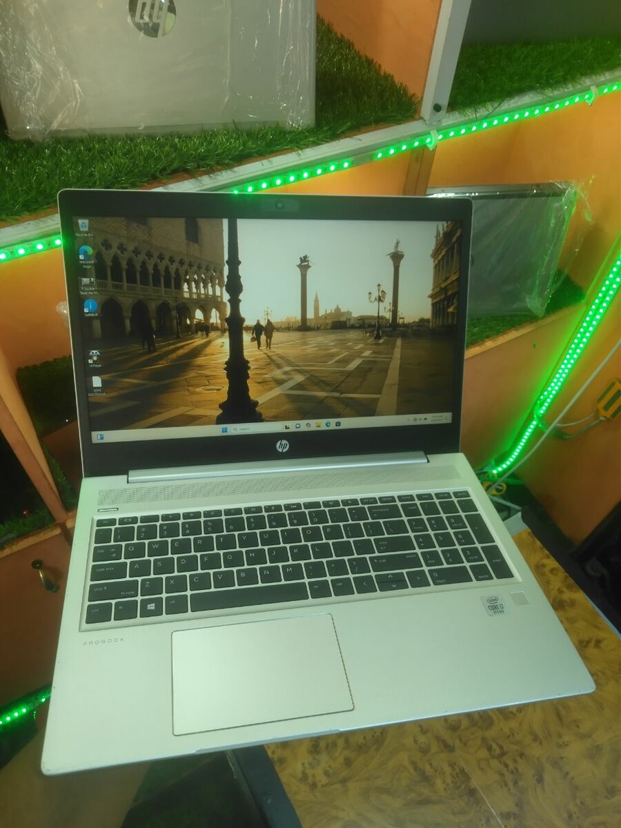 HP LAPTOP