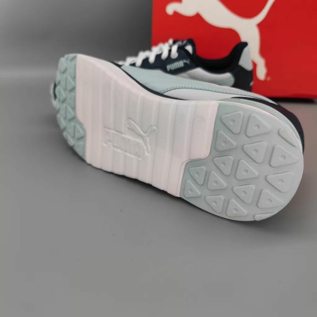 Кроссовки женские PUMA R78 Voyage