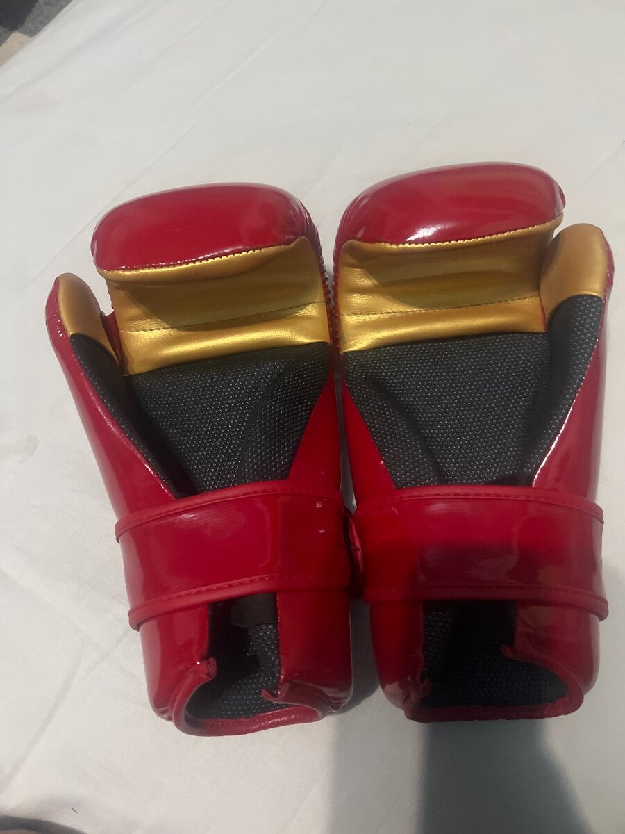 Перчатки  боксерские