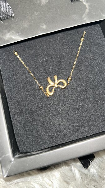 Collier en or avec pendentif