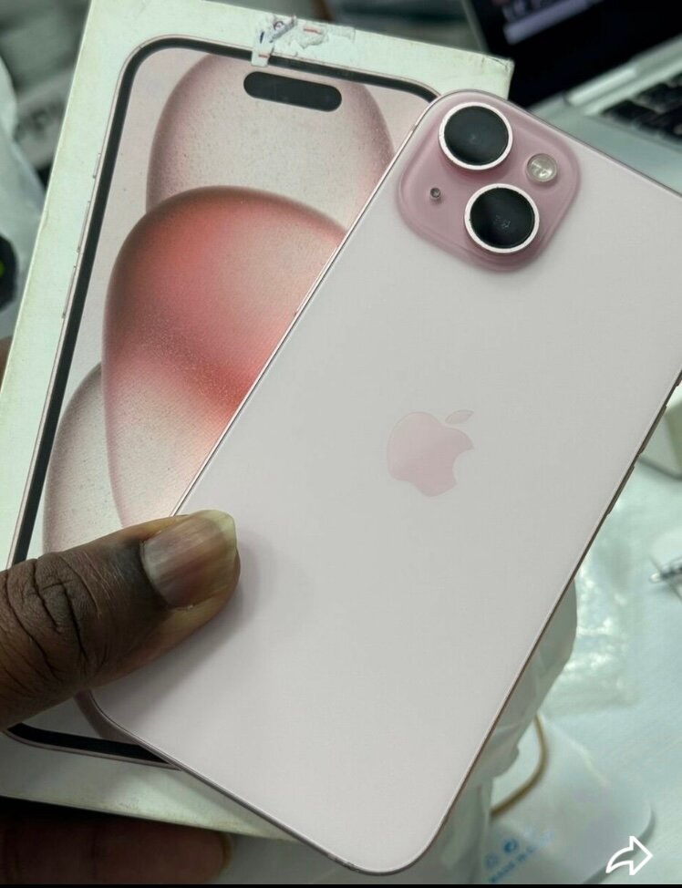 iPhone 15 Rose