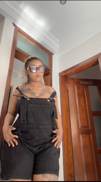 Combinaison short noire élégante