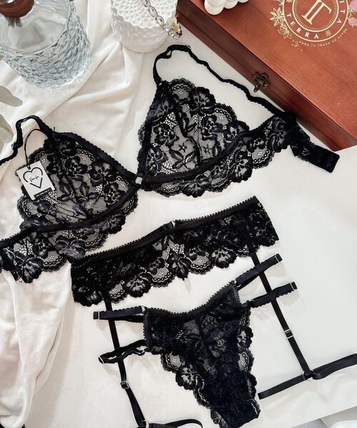 Ensemble lingerie dentelle noire sexy