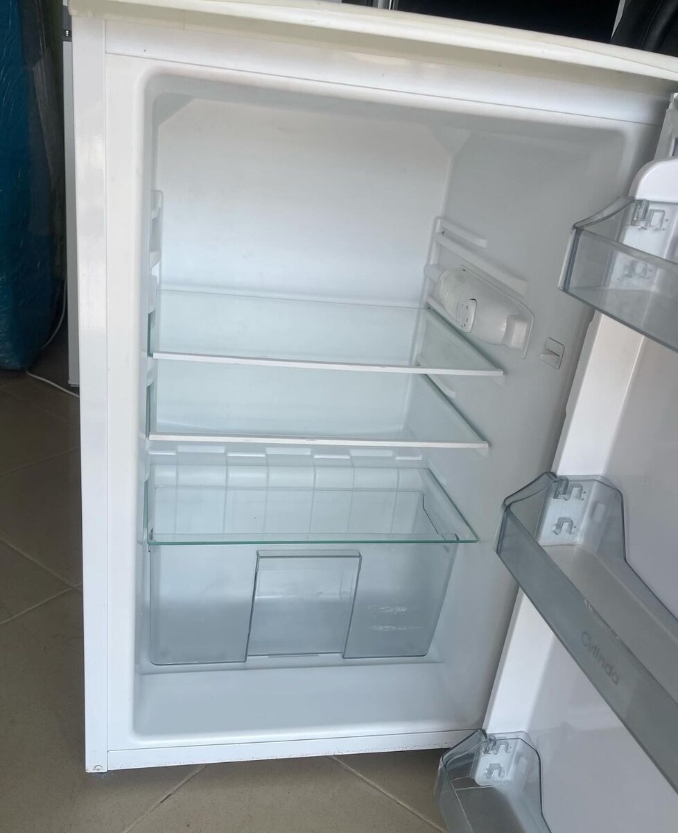 Tabletop fridge