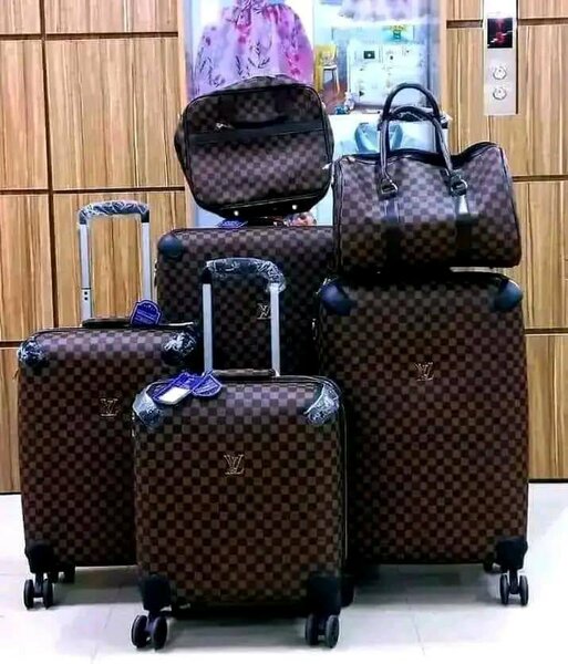 Ensemble de valises et sacs de voyage