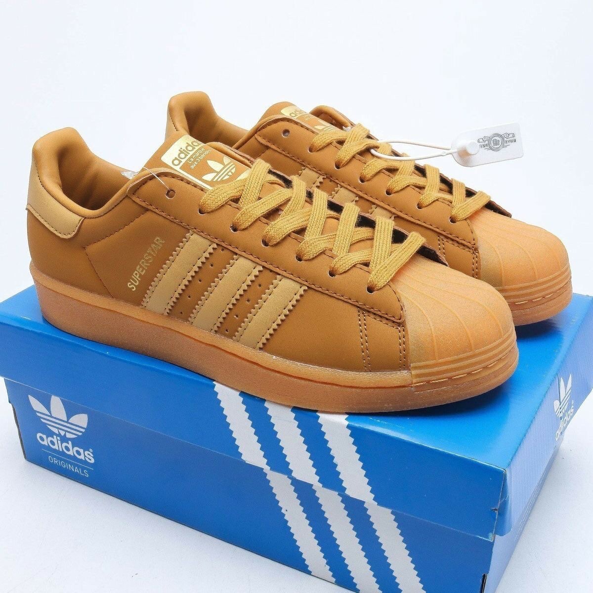 Chaussures Adidas Superstar Marron