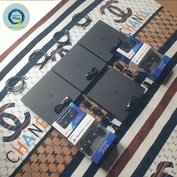 Console PS4 Slim encore neuve