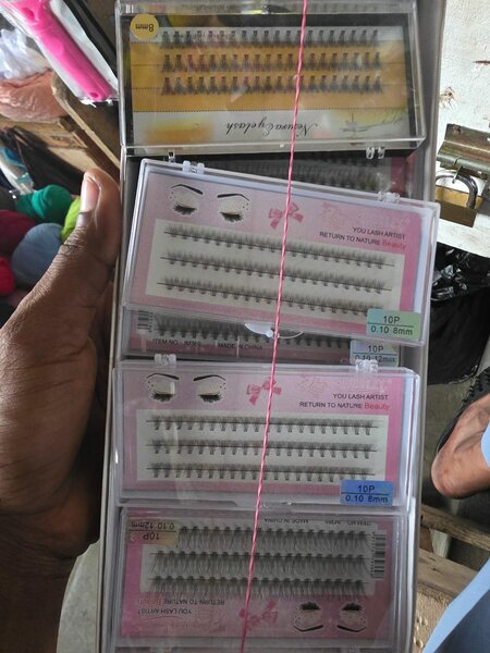 Natural False Eyelash Extensions