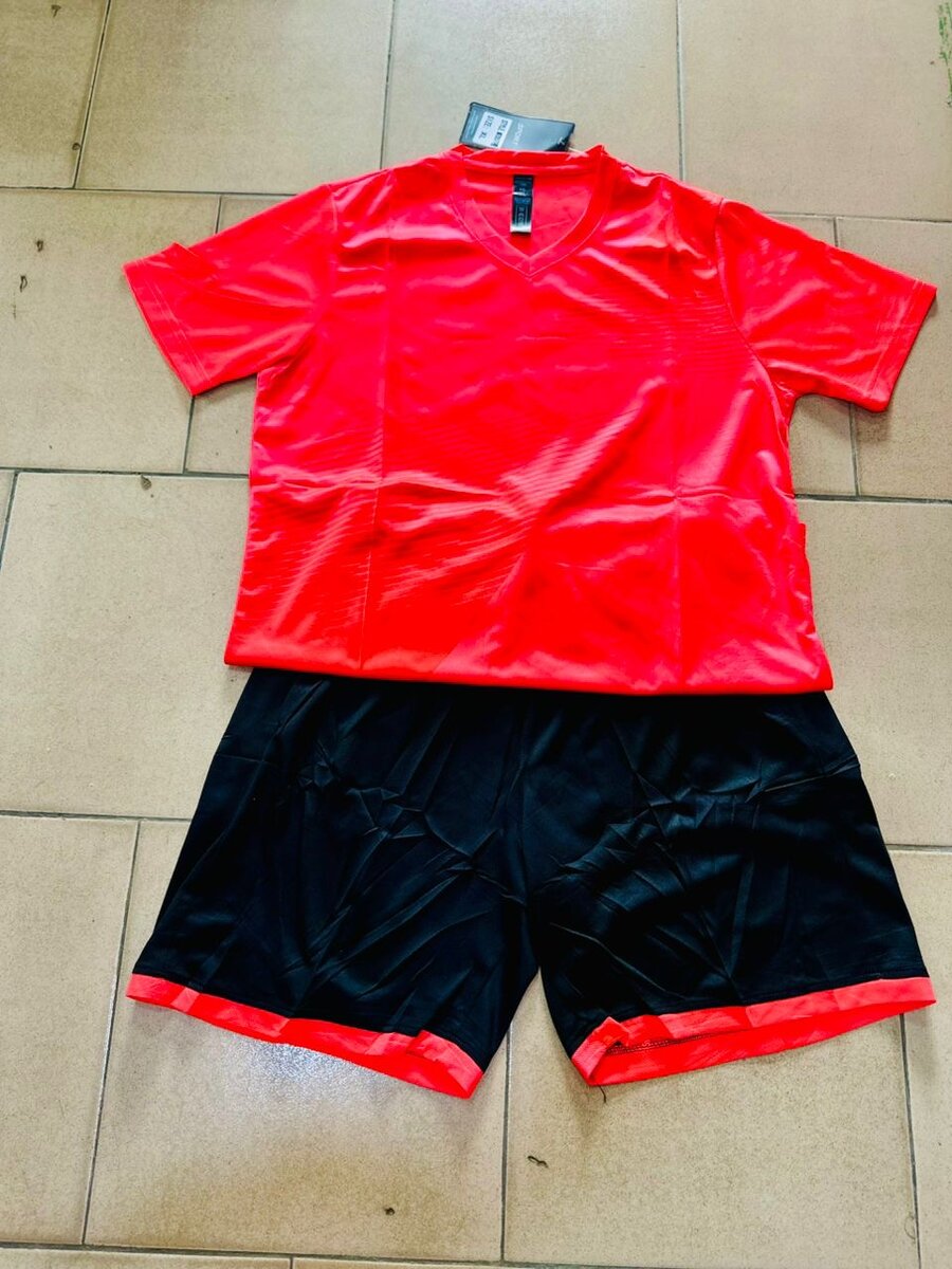 Tenues de sport colorées