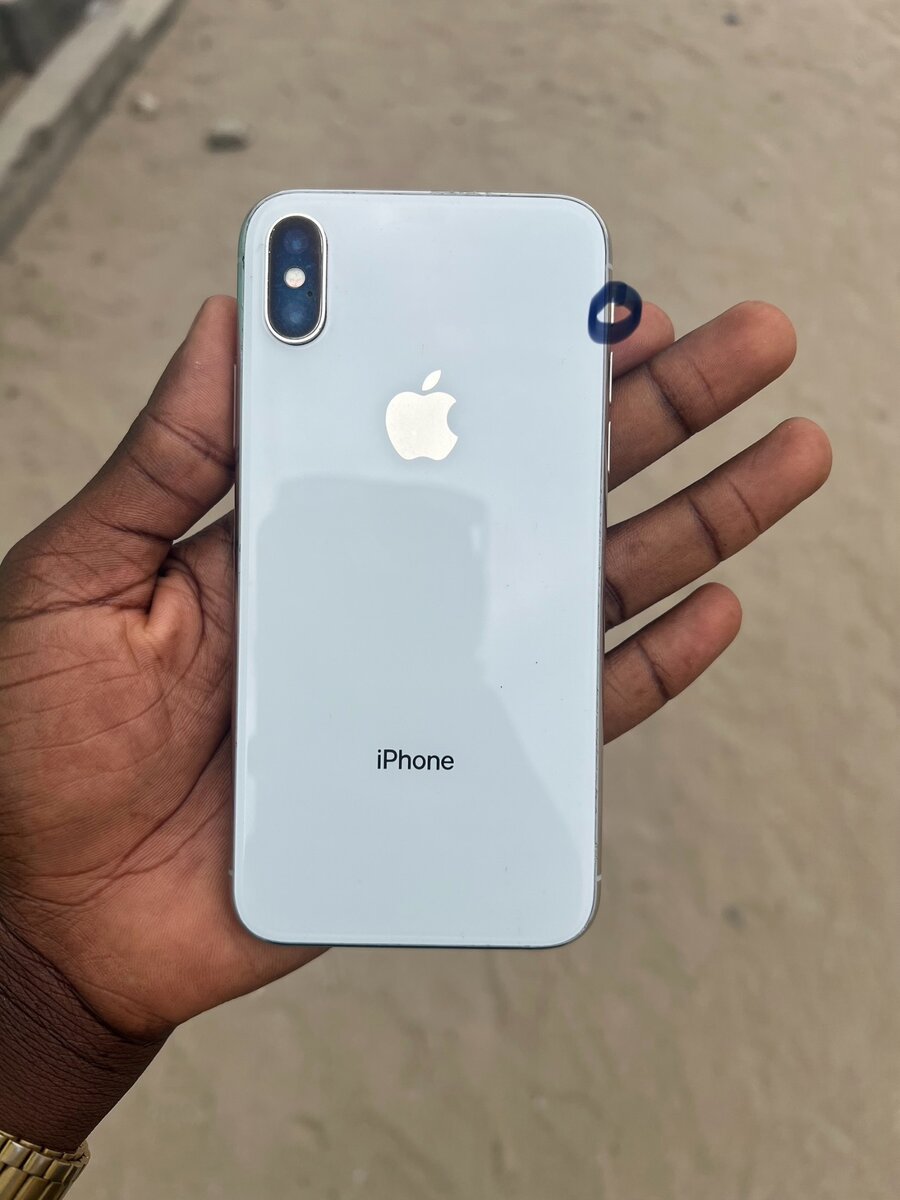 IPHONE X 64 G