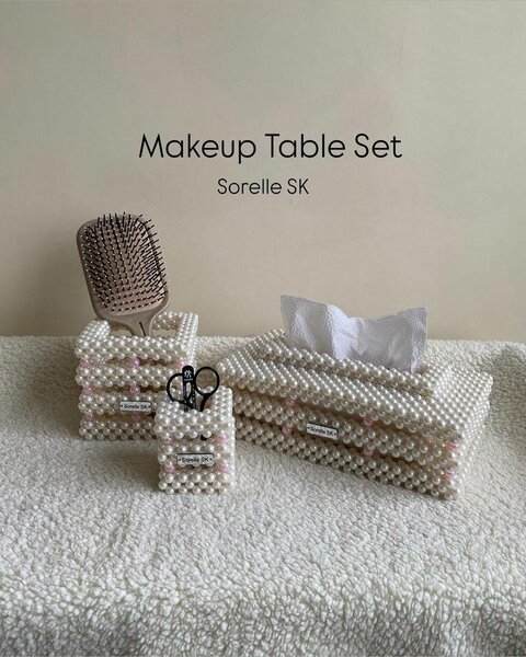 Élégant vase perlé