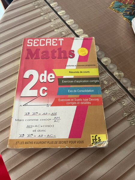 Secret Maths 2de C Textbook